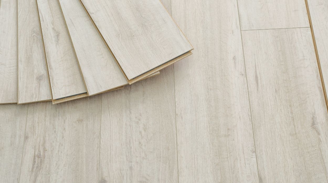 Panele laminowane a winylowe